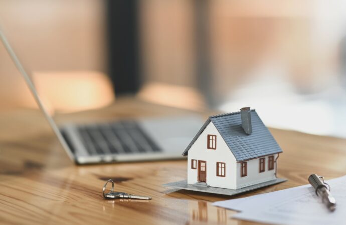 ¿Qué es la tasa de interés social y cómo puedes comprar vivienda con ella?